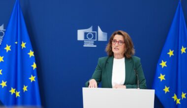 EU orders Meta to restore WhatsApp access for rival AI chatbots