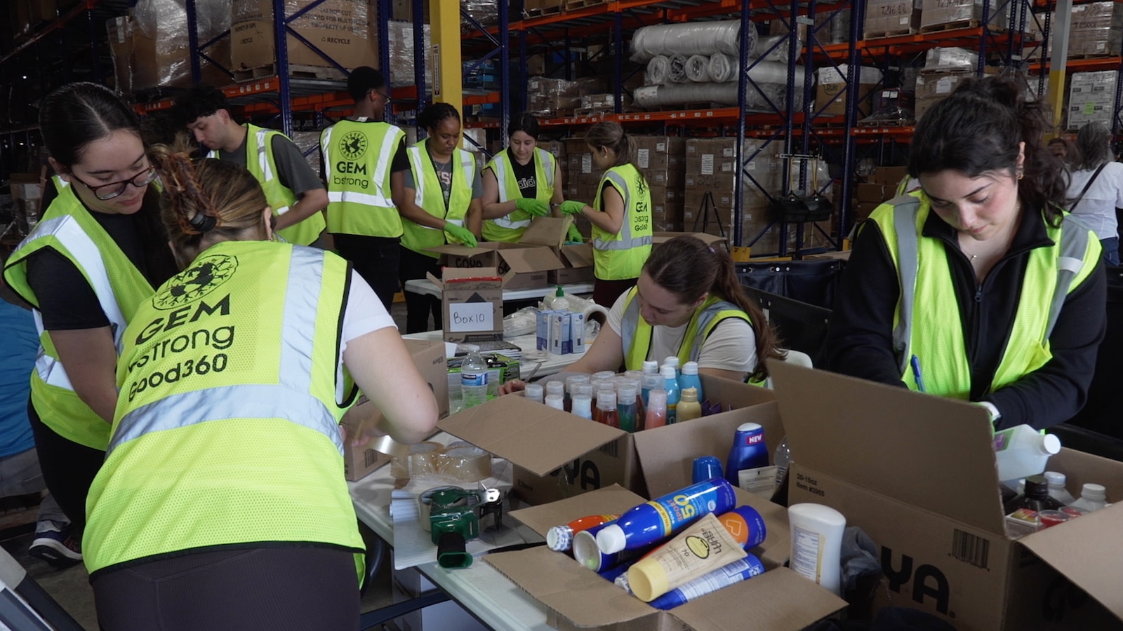 Venezuelans in the US rush to send aid to earthquake victims, but Caracas airport is closed