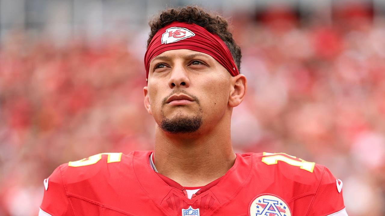 NFLN: Chiefs add two years to Patrick Mahomes' contract, making it first NFL deal valued at over $500 million