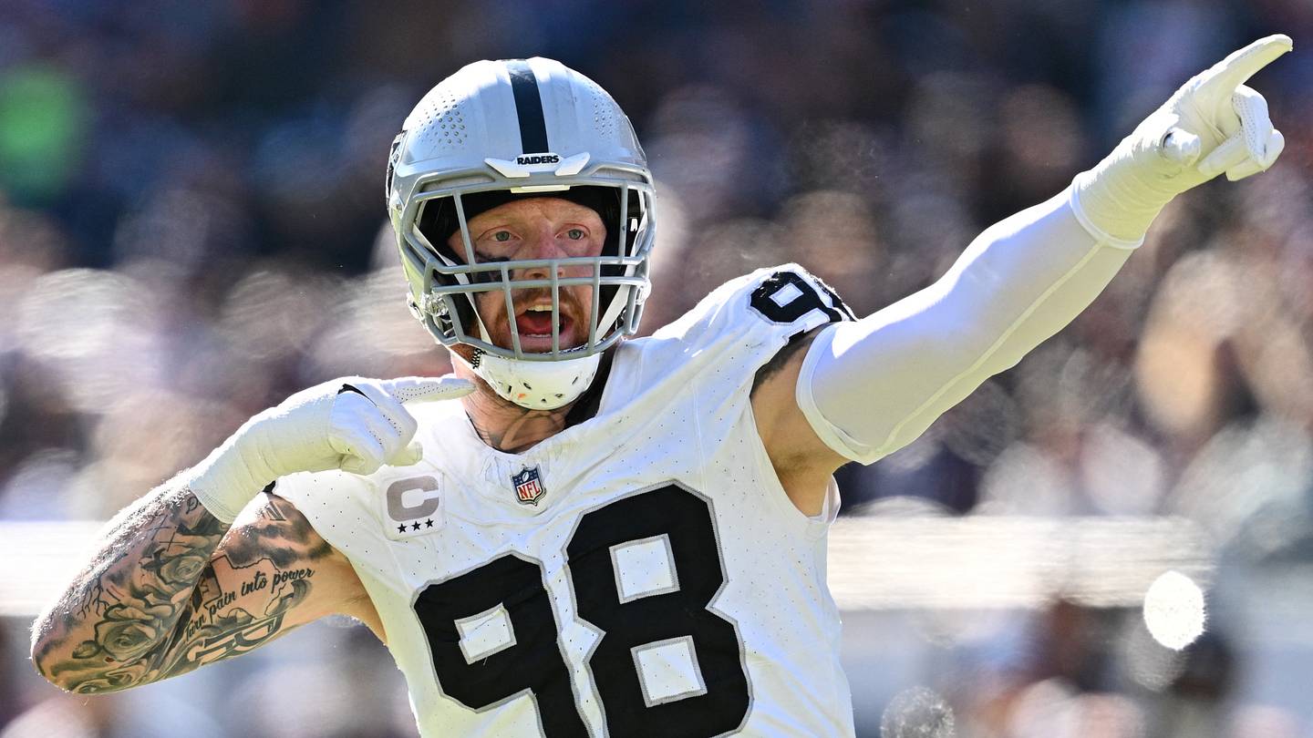 Las Vegas Raiders defensive end Maxx Crosby (98)