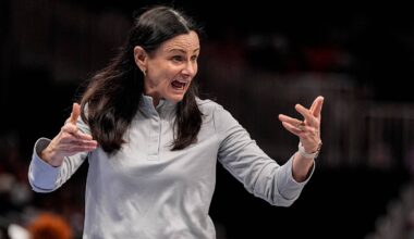 Jun 22, 2026; Atlanta, Georgia, USA; Toronto Tempo head coach Sandy Brondello reacts on the sideline during the game against the Atlanta Dream during the second half at State Farm Arena. Mandatory Credit: Dale Zanine-Imagn Images