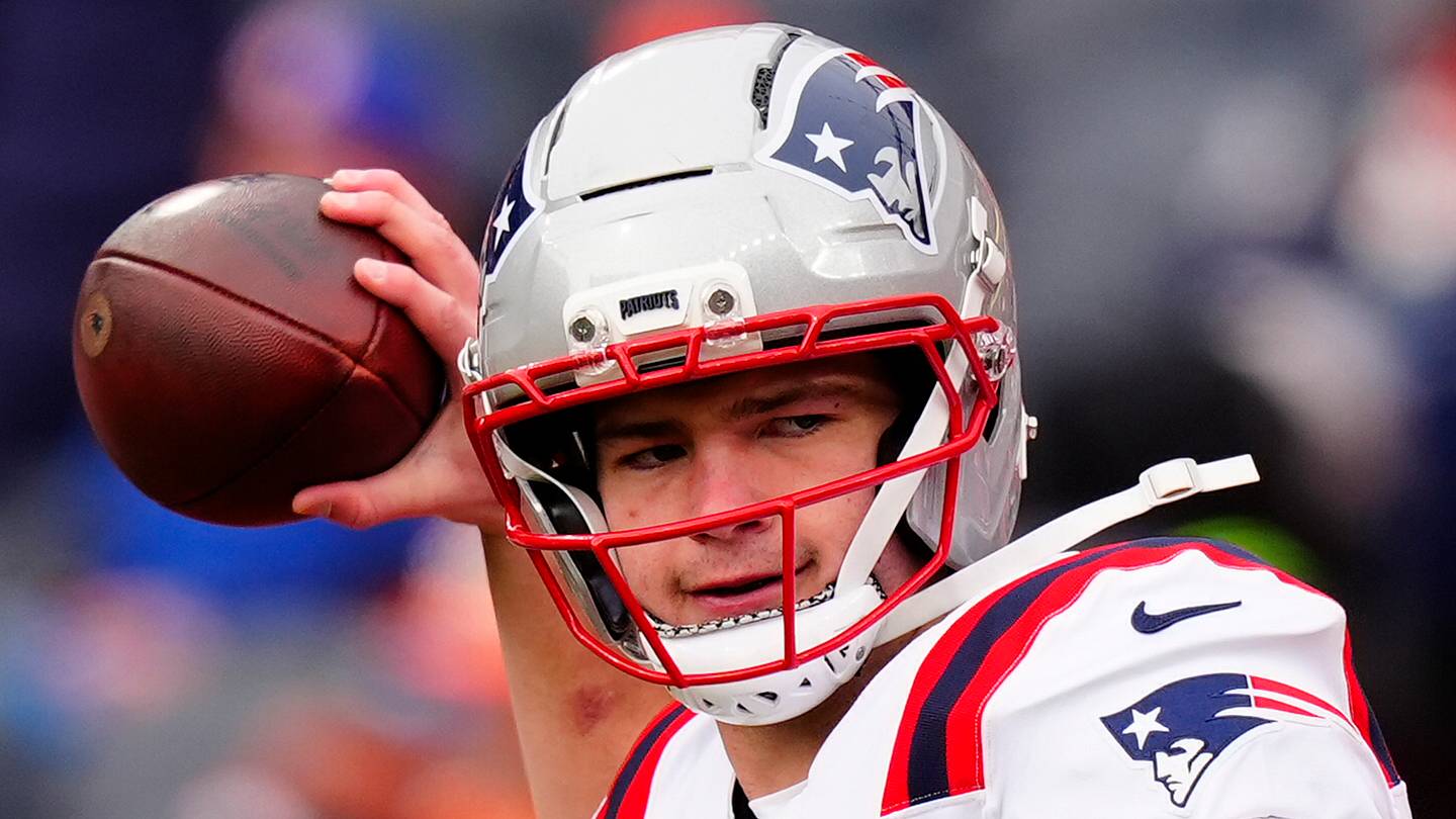 Jan 25, 2026; Denver, CO, USA; New England Patriots quarterback Drake Maye (10) practices before the 2026 AFC Championship Game at Empower Field at Mile High. Mandatory Credit: Ron Chenoy-Imagn Images