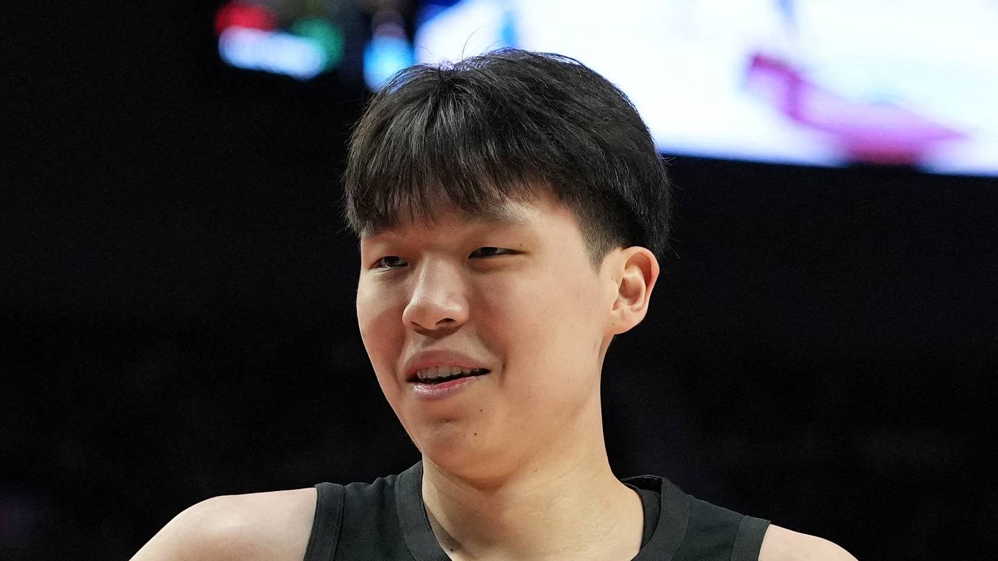 3 Reasons Blazers Should Trade Yang Hansen