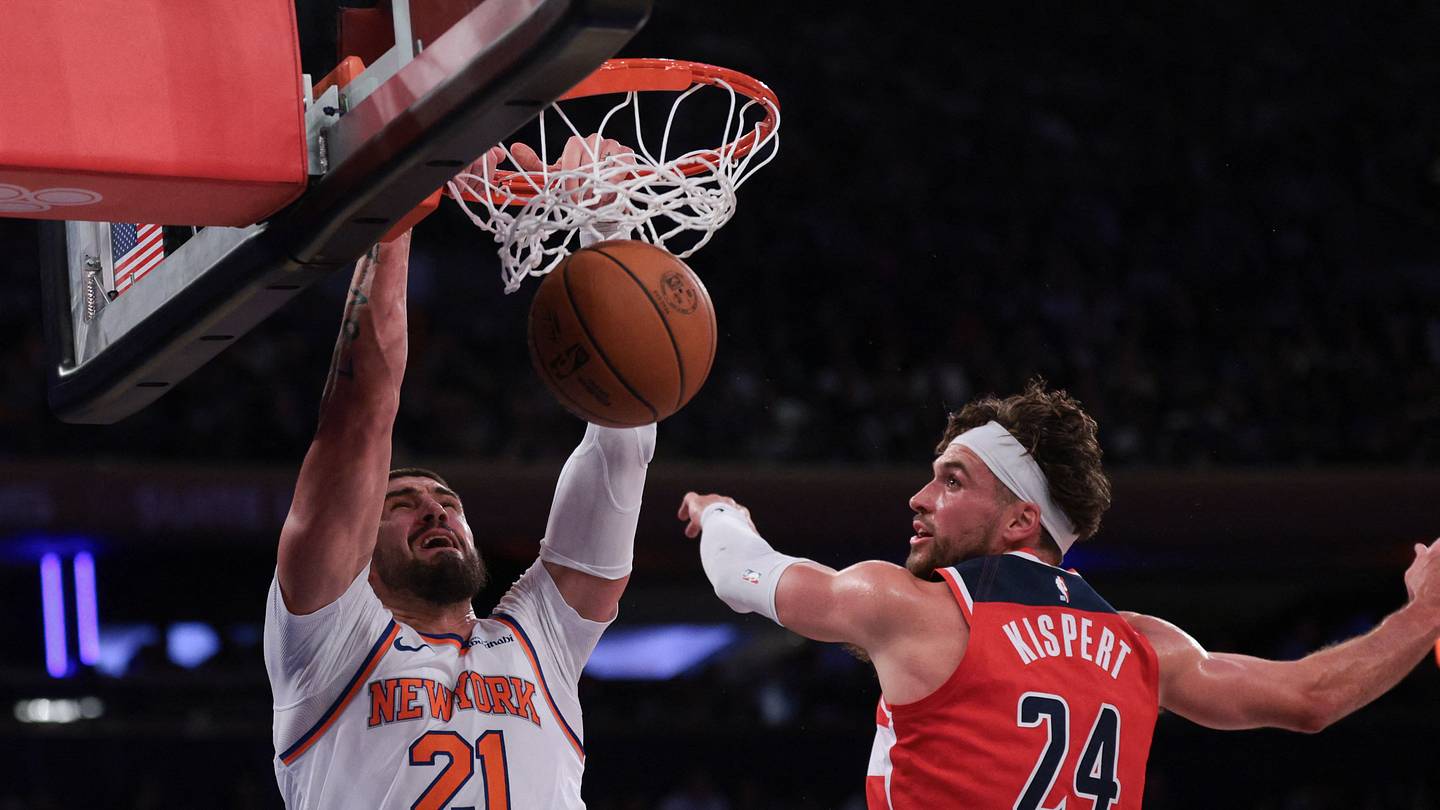 Knicks Should Reunite Mike Brown With Ex-Pupil to Fill Third Center Spot