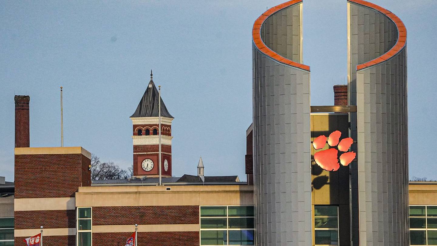 Bruno Kuzuhara Already Proving Worth for Clemson Tennis
