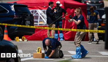ICE told to halt most vehicle stops after pair of fatal shootings in Maine and Texas - BBC
