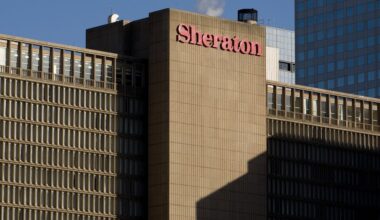 Pilot Was Bitten by Bat After Swarm Invaded Hotel Room, Lawsuit Says