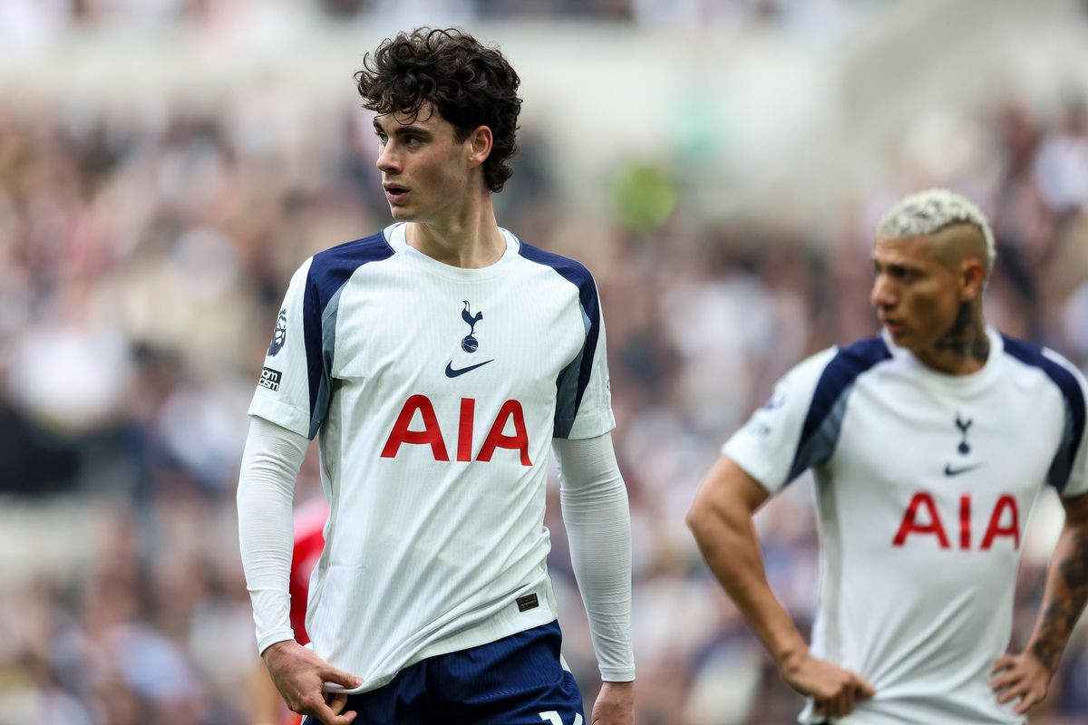 Archie Gray has posted a heartfelt farewell to Radu Dragusin after Tottenham Hotspur agreed a deal with Fiorentina for his exit
