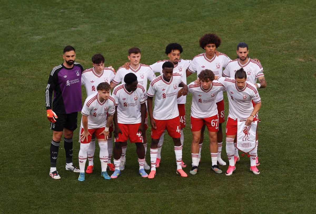 Andoni Iraola named a youthful starting lineup to face Wrexham