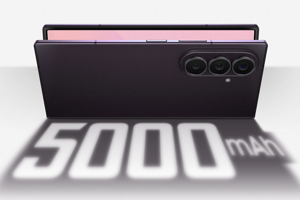 Galaxy Z Fold8 Ultra’s larger 5,000 mAh battery helps users stay productive for longer, supporting a full day of work, creation and entertainment in a slimmer foldable design.