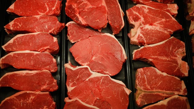 Here's why beef prices keep rising, and why consumers keep buying