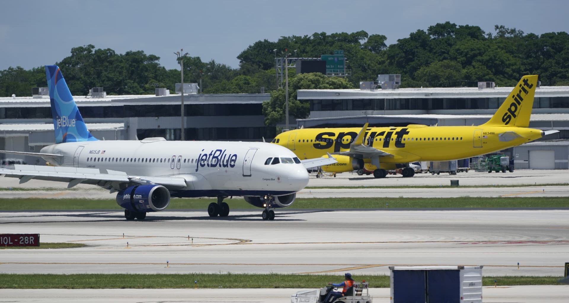 JetBlue wins Spirit slots at LaGuardia, considers moving terminals