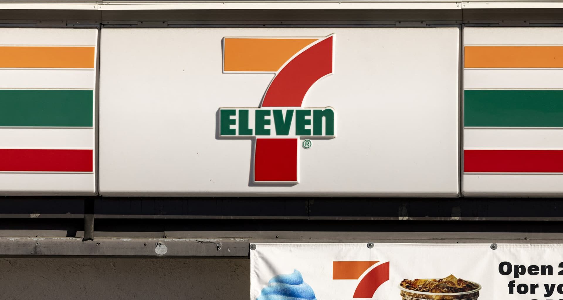 Seven & i shares rise 3,6% on reported stake talks with Poland's Zabka