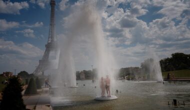 Record heat, crowds drive offseason boom in international travel