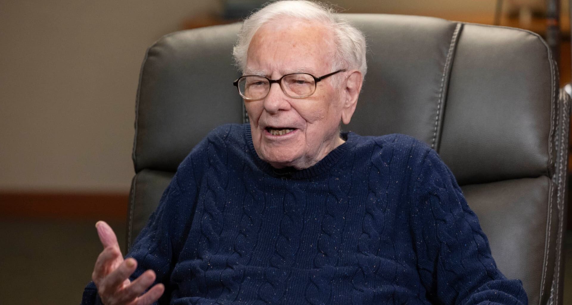 Warren Buffett calls Bill Gates' actions with Epstein 'distasteful,' but people make mistakes