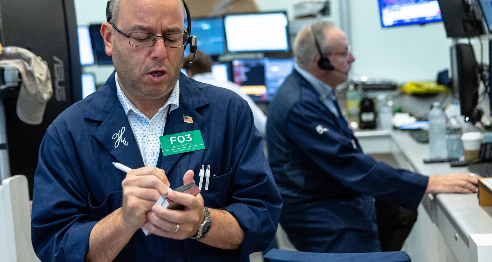 Don't be fooled by an AI stock bounce. Charts suggest more downside ahead