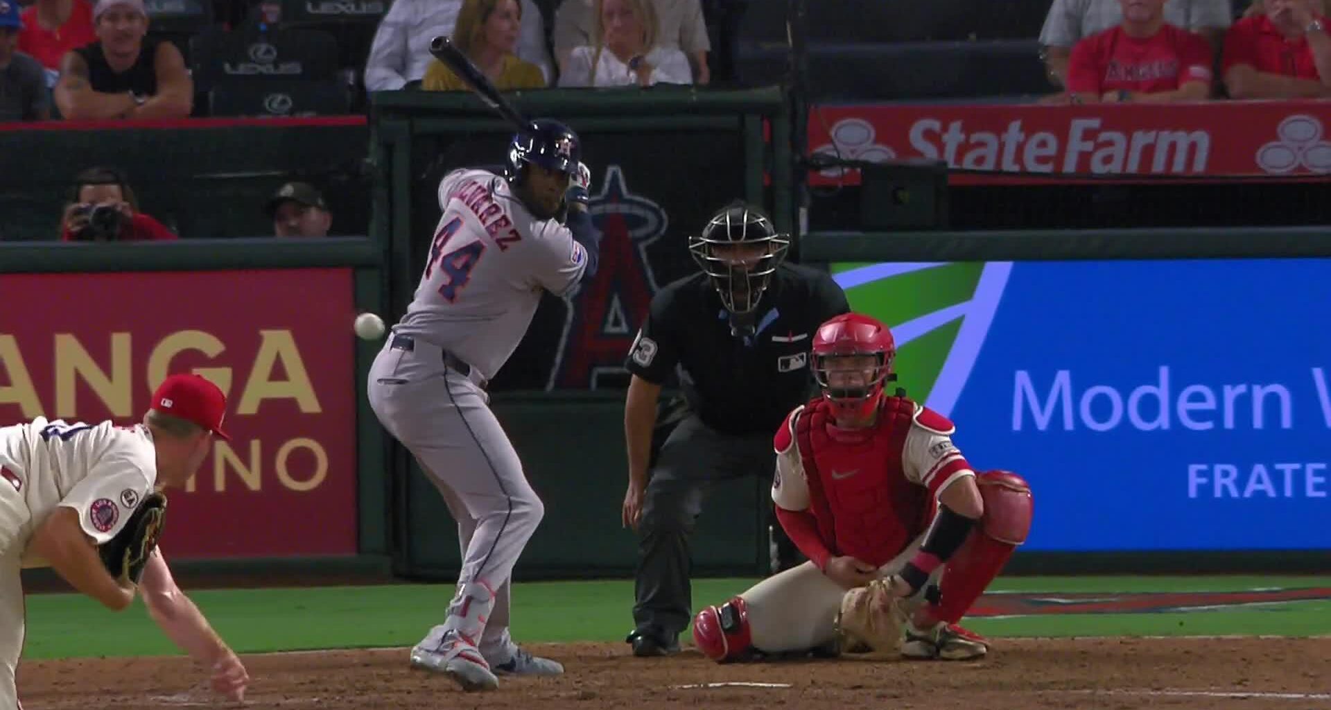 Alvarez homers in first inning and hits RBI single in ninth to lead Astros to 3-2 win over Angels