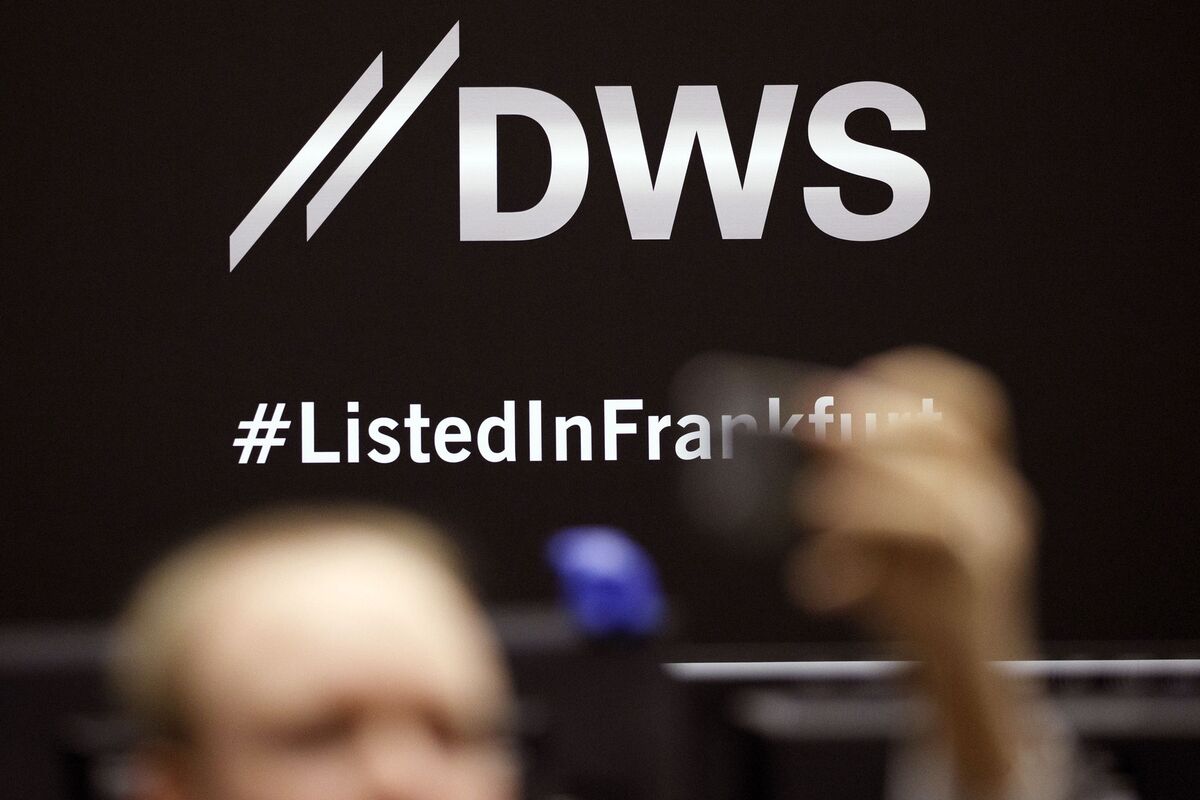 Deutsche Bank’s Asset Manager Eyes Rebrand to Draw Large Clients