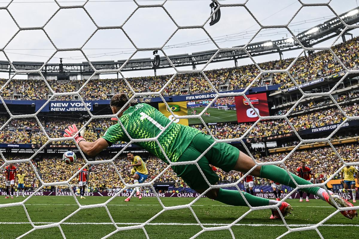 Survey finds 24% of American men believe they could convert a World Cup penalty kick