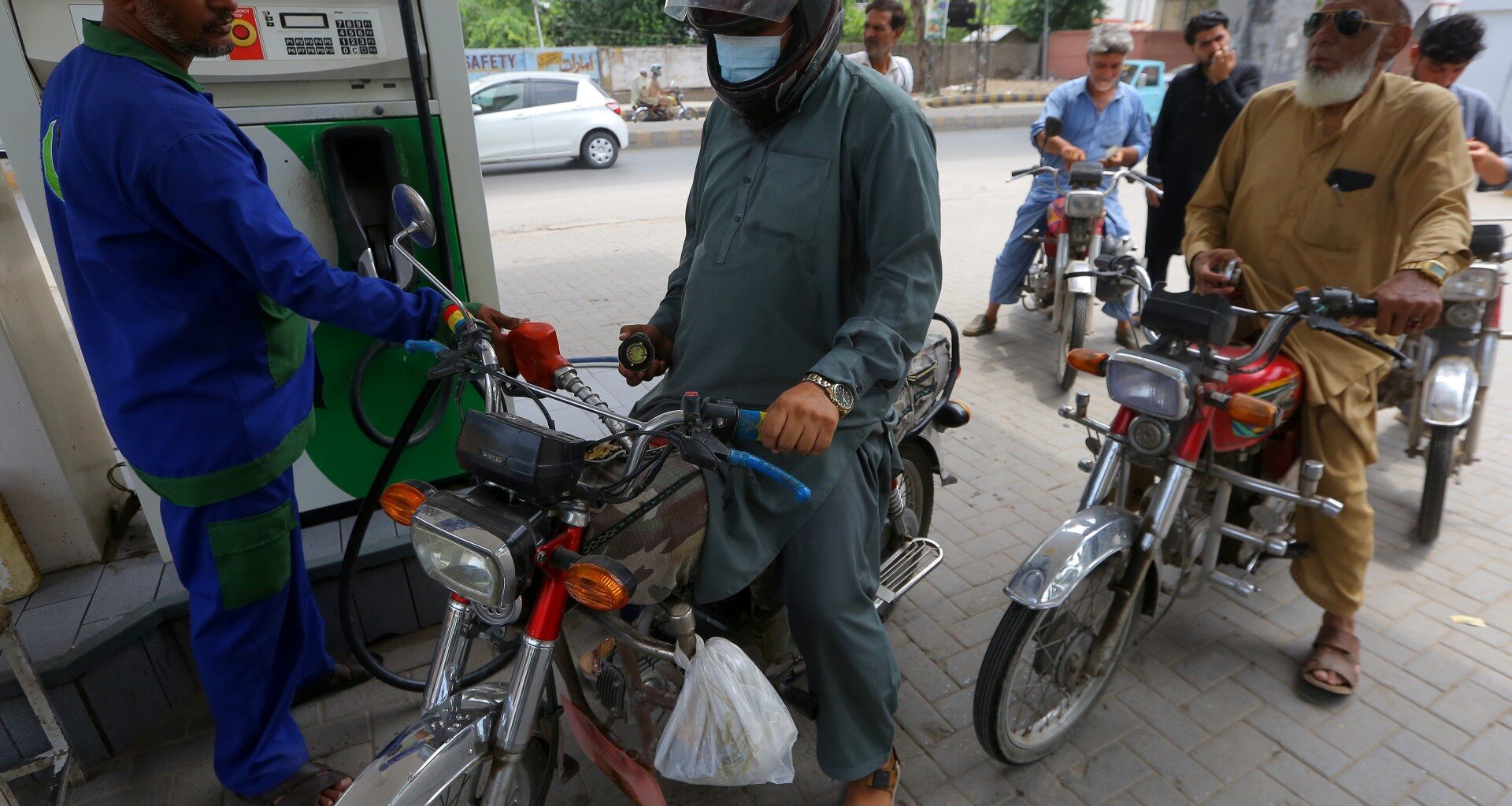 Oil prices jump as US and Iran trade attacks over Strait of Hormuz | US-Israel war on Iran News
