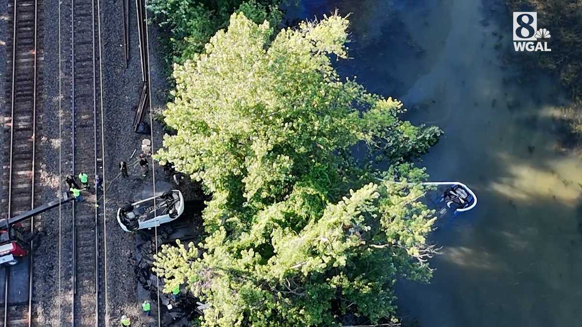 1 dead after vehicles crash into Susquehanna River in Lancaster County, coroner says
