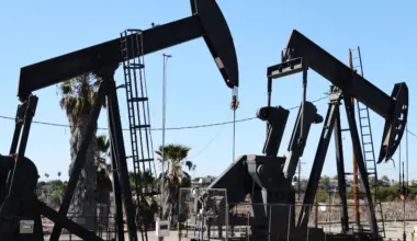 Oil retreats on mediation hopes - Shafaq News