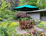 Three Frank Lloyd Wright Followers Designed This $1.1M Ohio Midcentury With an “Ivory Tower” - Photo 13 of 15 -