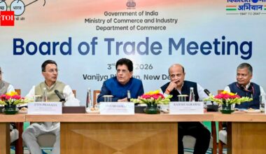 India Exports 1 Trillion: India sets $1 trillion export goal for FY26 as merchandise, services trade rise