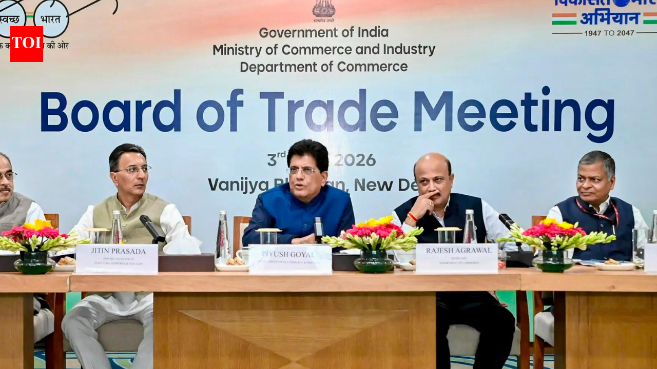 India Exports 1 Trillion: India sets $1 trillion export goal for FY26 as merchandise, services trade rise