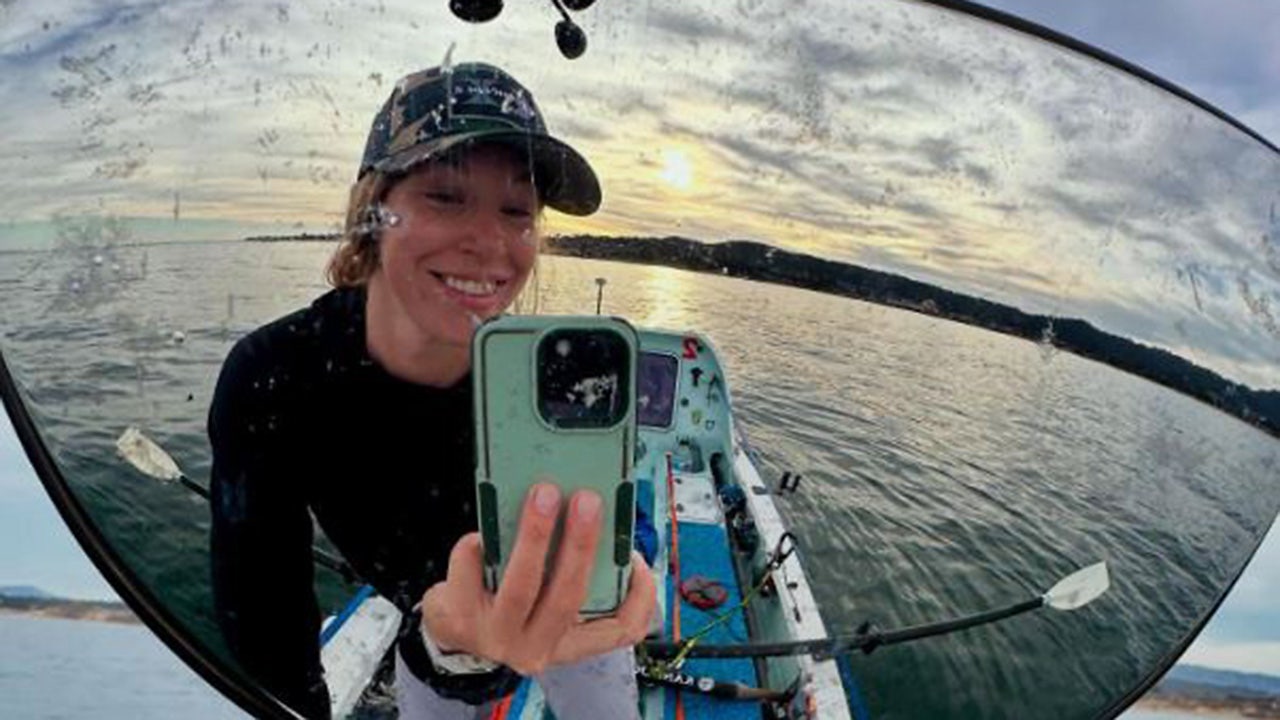 Kelsey Pfendler breaks Pacific solo rowing record with arrival in Hawaii