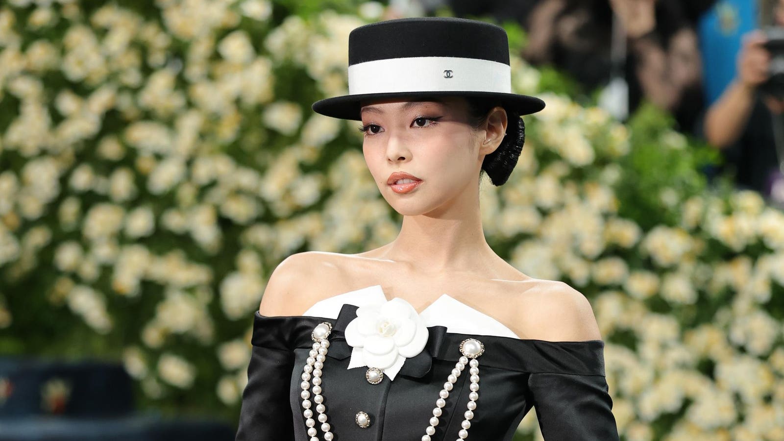 Jennie Passes Her Blackpink Bandmate Rosé’s Radio Record