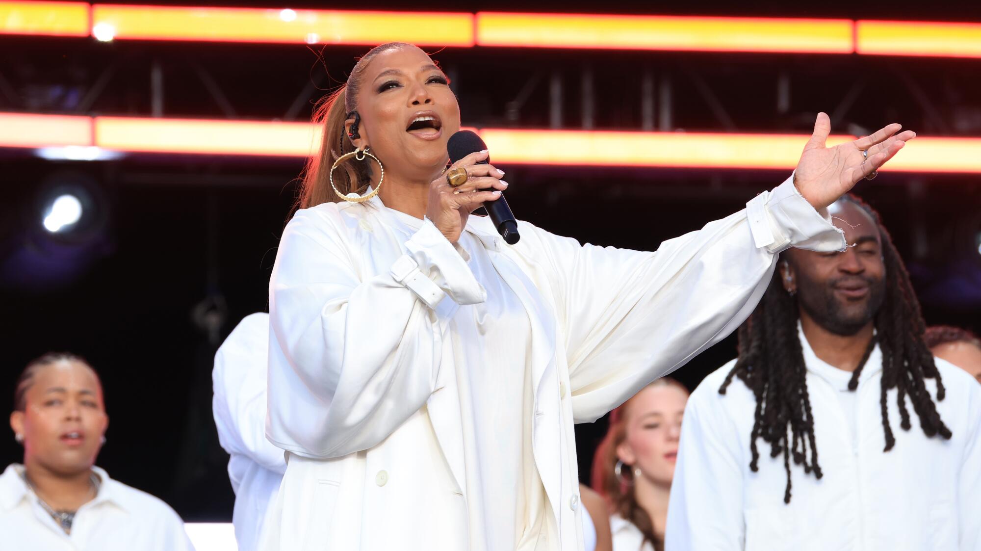 Queen Latifah hosted the show.