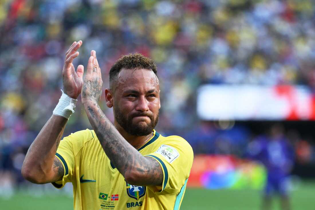 Brazil's forward #10 Neymar reacts after losing the 2026 World Cup round of 16 football match between Brazil and Norway at the New York/New Jersey Stadium in East Rutherford on July 5, 2026.