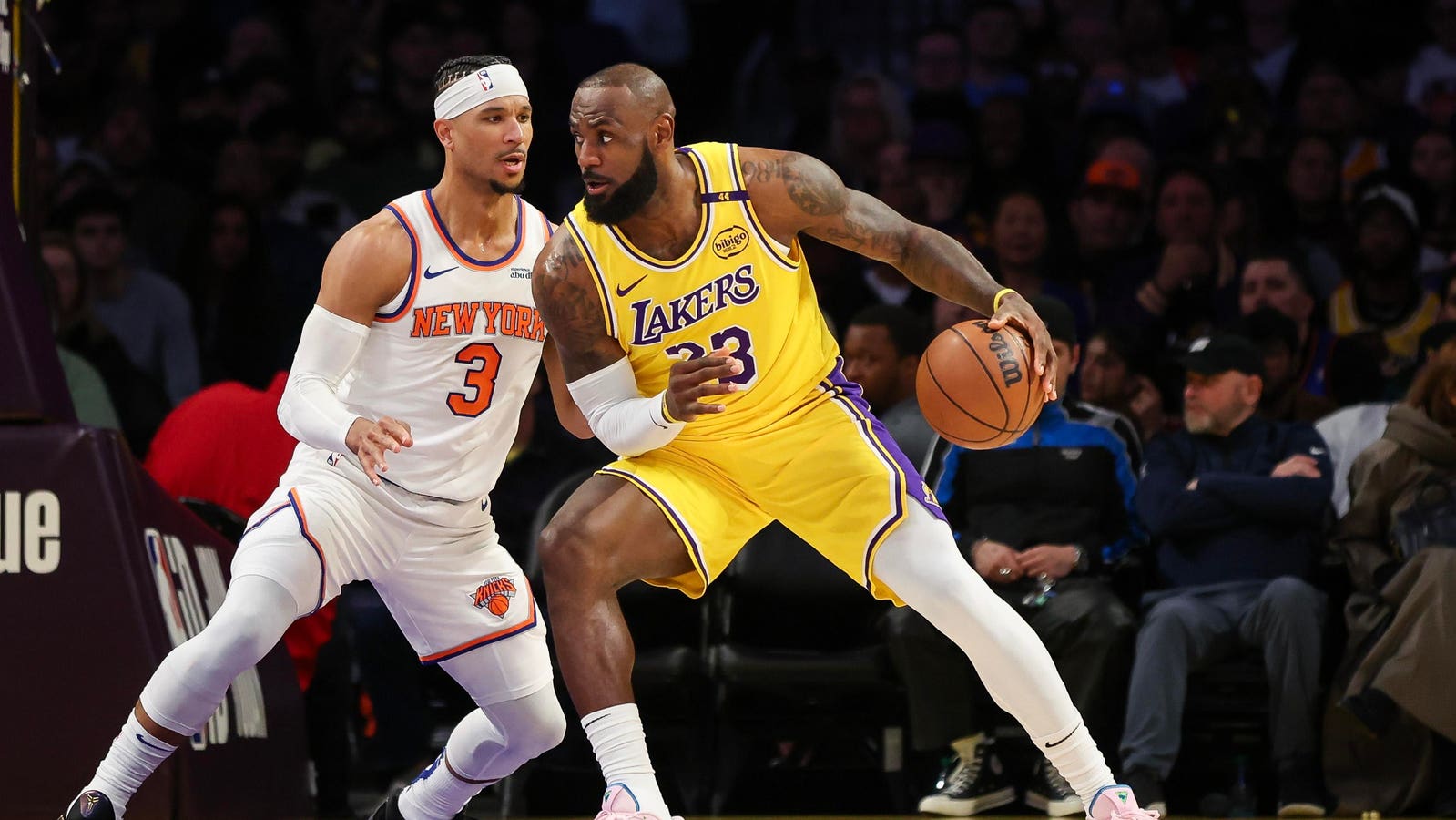 Should The New York Knicks Sign LeBron James?