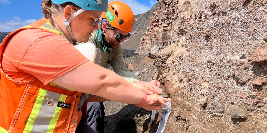 VIDEO: Scientists sample tephra from inside crater on Kilauea volcano summit