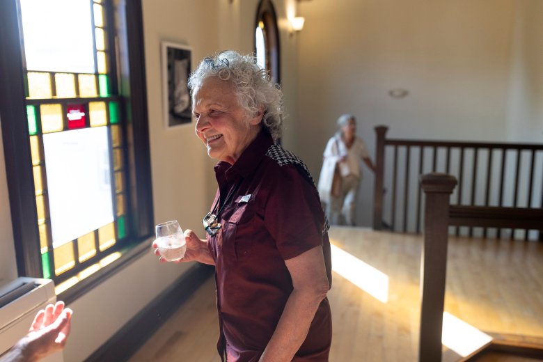 This Maine photographer is taking on a new mission: Paying it forward