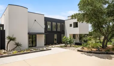 Modernist San Antonio mansion for sale was designed by one of the architects behind Hemisfair