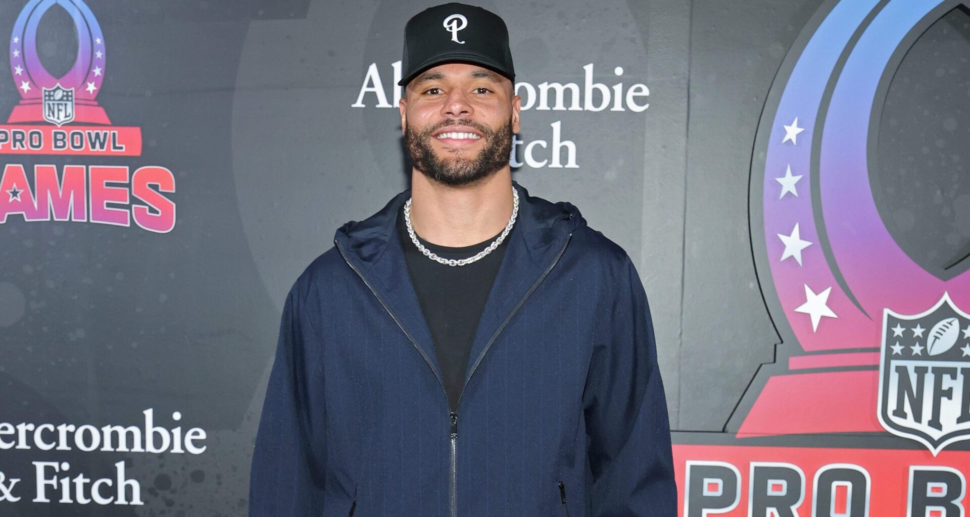 New Photo of Cowboys' QB Dak Prescott Turns Heads