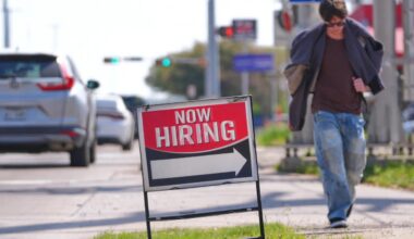 US jobless claims fall to 215,000 as layoffs remain historically low