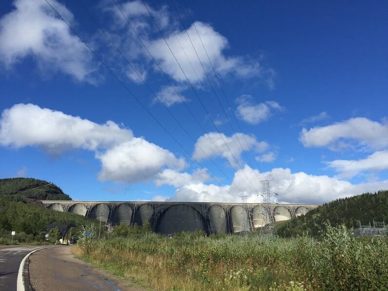 Picture of massive Daniel Johnson hydroelectric dam