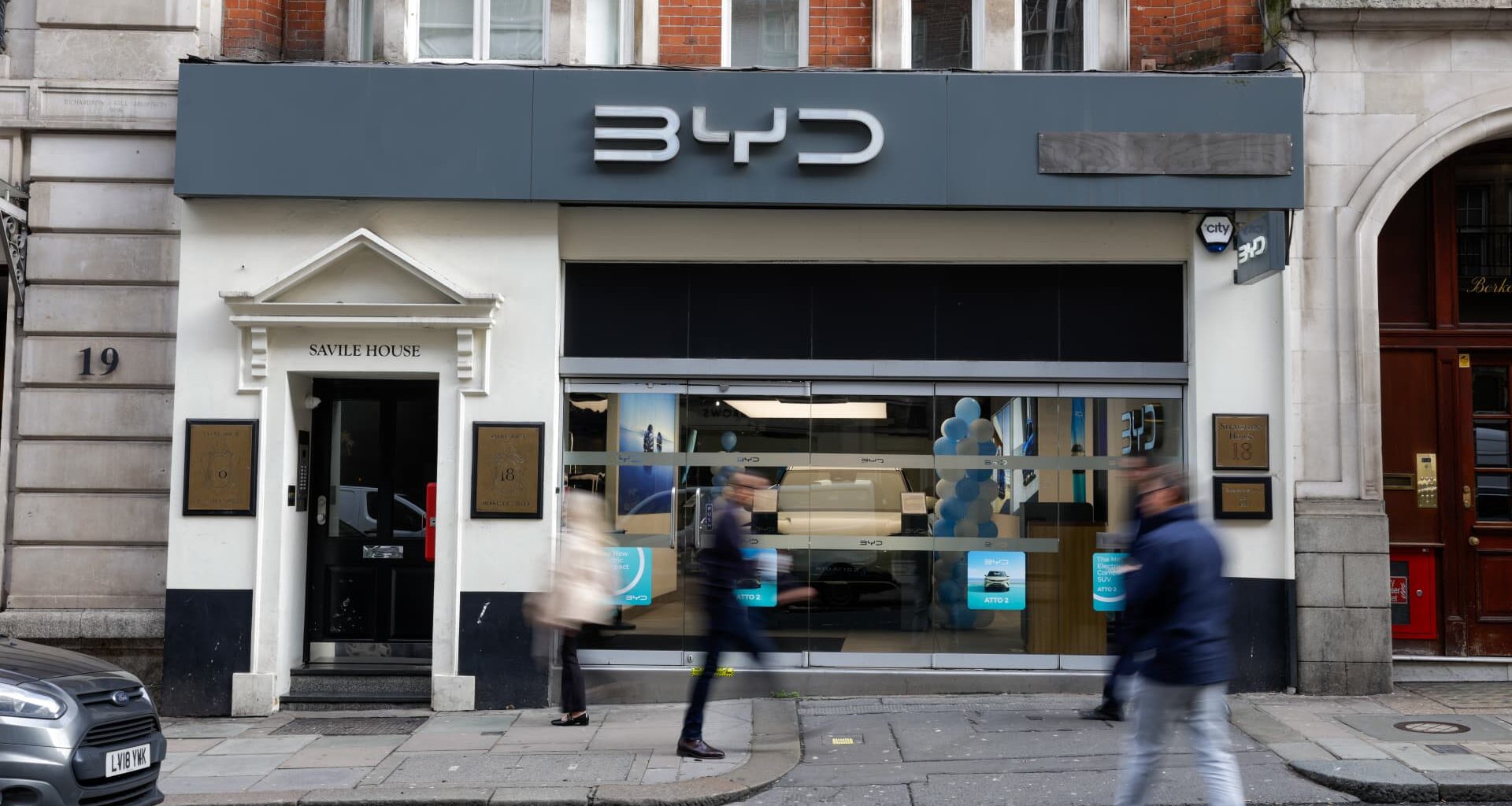 Chinese automakers expand in UK — and many Brits are embracing them