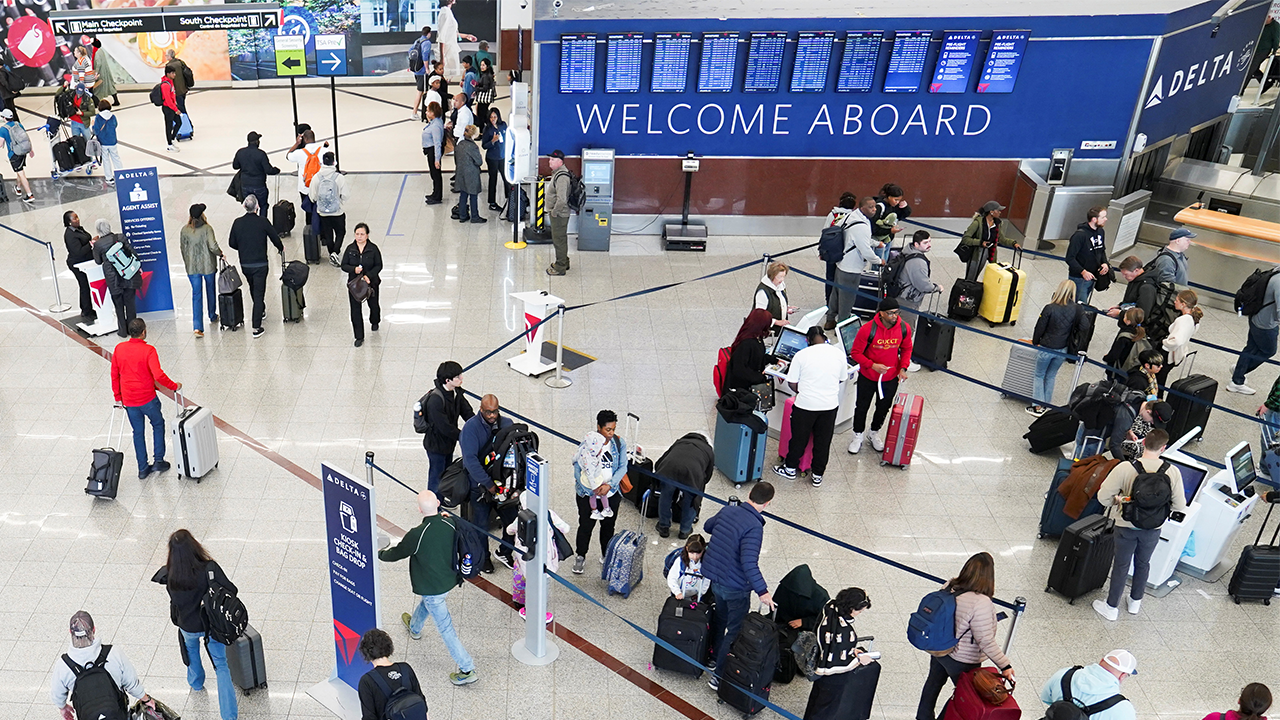 Airlines warn Sunshine Protection Act could disrupt flight scheduling