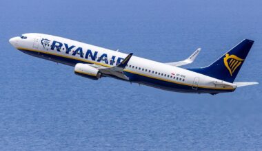 Experts reveal how a Ryanair flight passenger was nearly sucked out of window