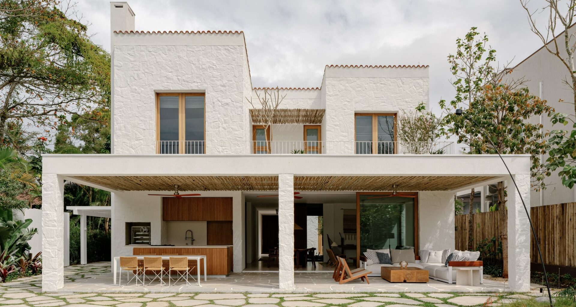 Laranjeiras House / Felipe Hess Arquitetos
