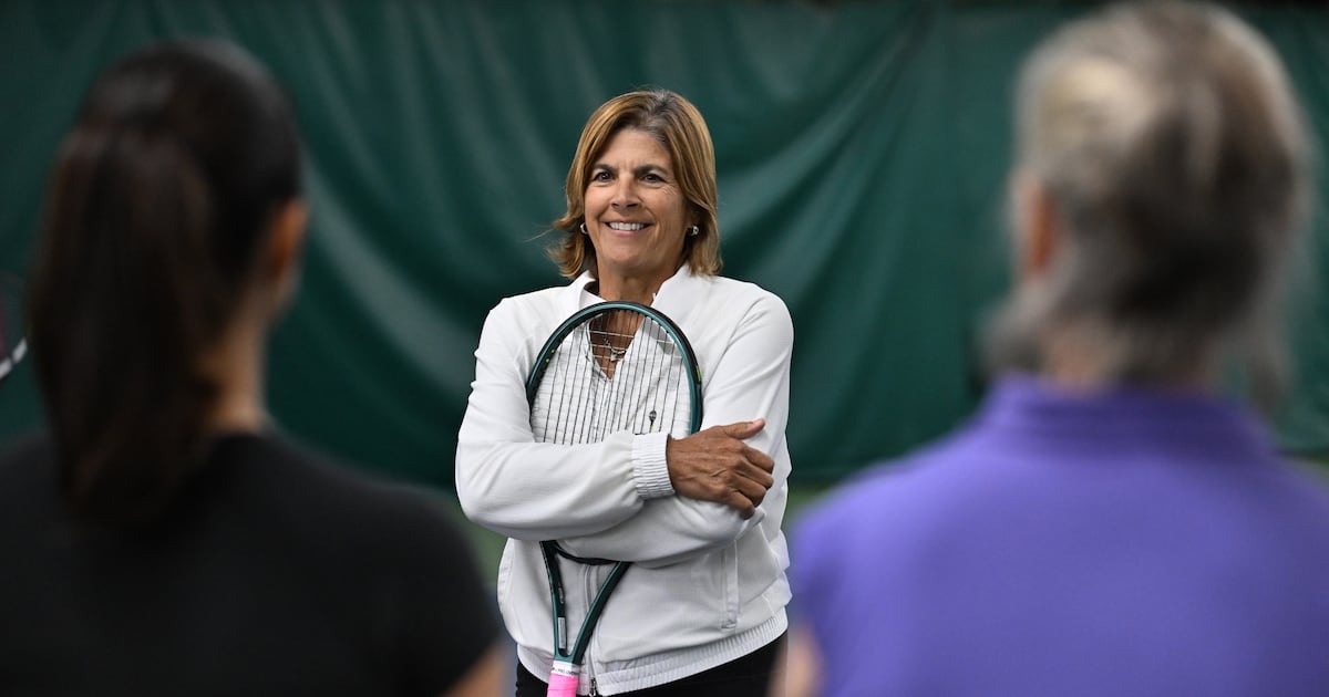 Tennis legend Gigi Fernandez gives Alaska players a new doubles direction