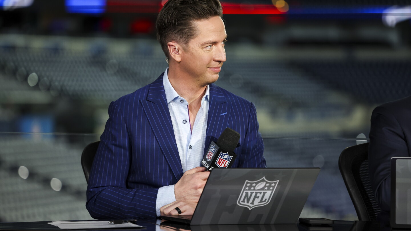 Tom Pelissero had a year left on his NFLN deal