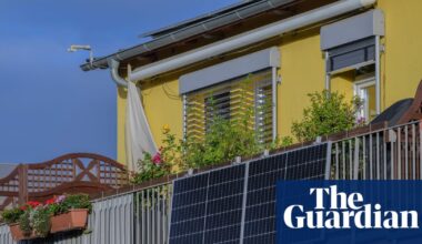 UK households free to install plug-in balcony solar panels from end of August | Energy bills