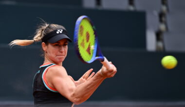 Bondar holds off Charaeva in tight second set to make Hamburg semifinals