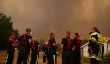 France wildfires creep toward wine city of Bordeaux