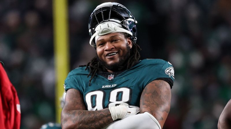 Eagles sign Jalen Carter to record-breaking $152 million contract extension
